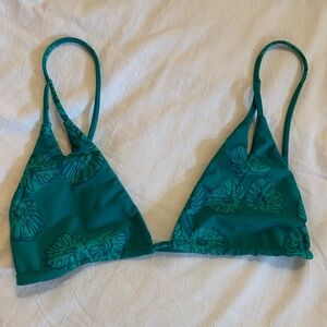 Benoa Monstera print bikini top
